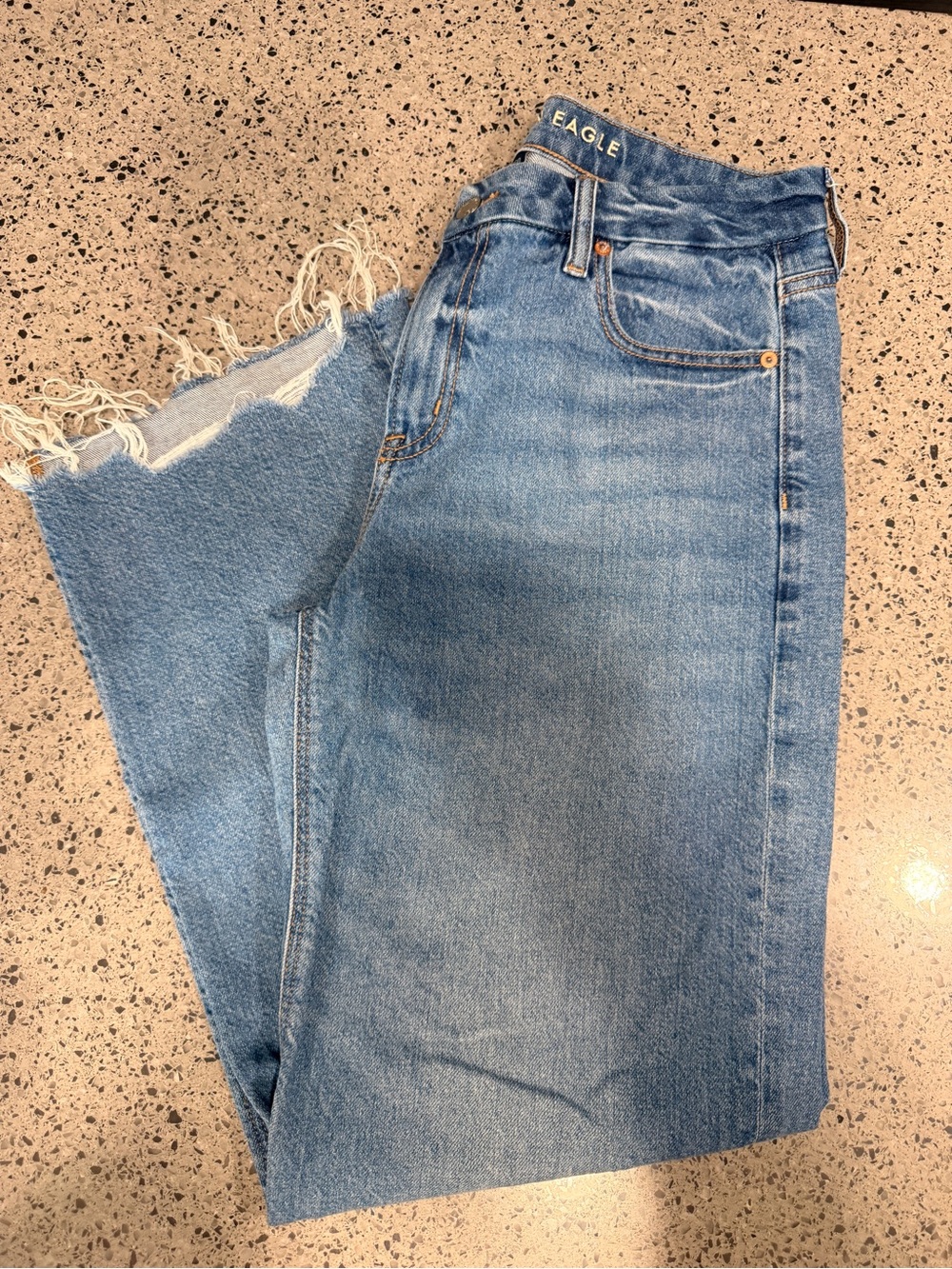 AEO High-Rise Curvy Stovepipe Jeans in Light Blue - Women